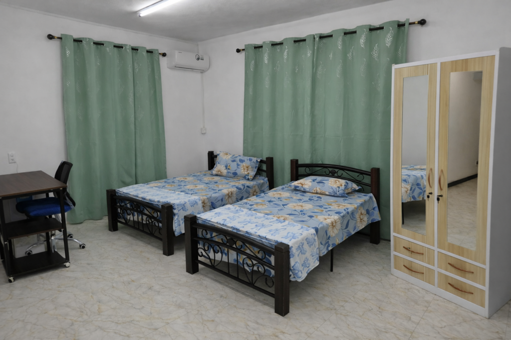 2 Beds Room
